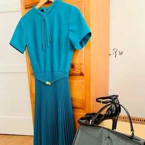Vintage petite women’s green dress